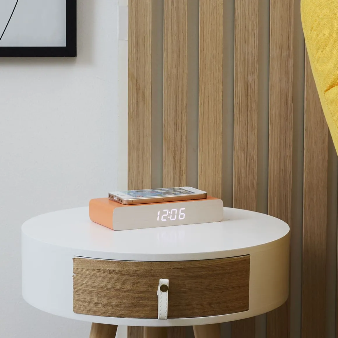 La Chaise Longue Horloge & Réveil-REVEIL CHARGEUR BOIS ABRICOT