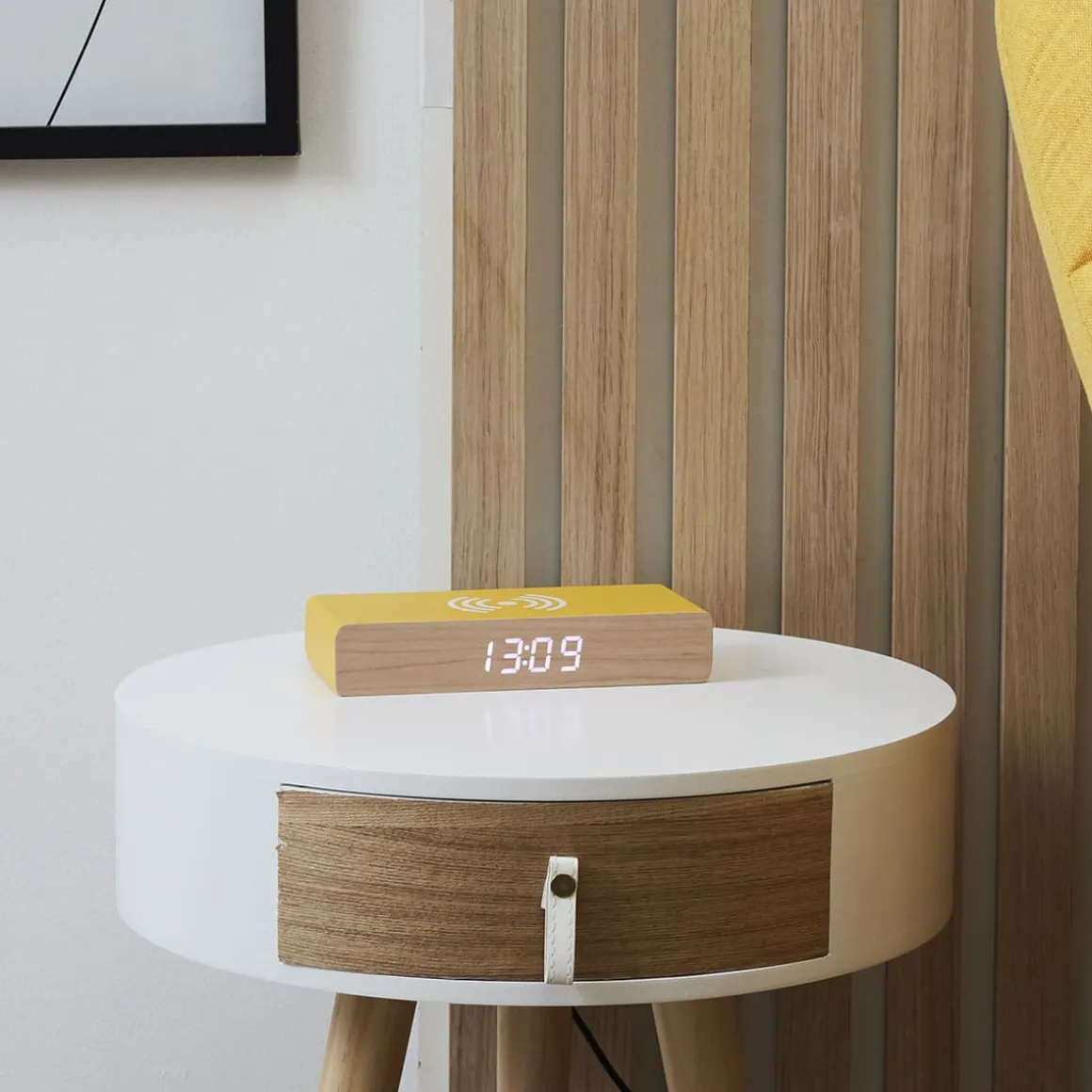 La Chaise Longue Horloge & Réveil-REVEIL CHARGEUR BOIS JAUNE