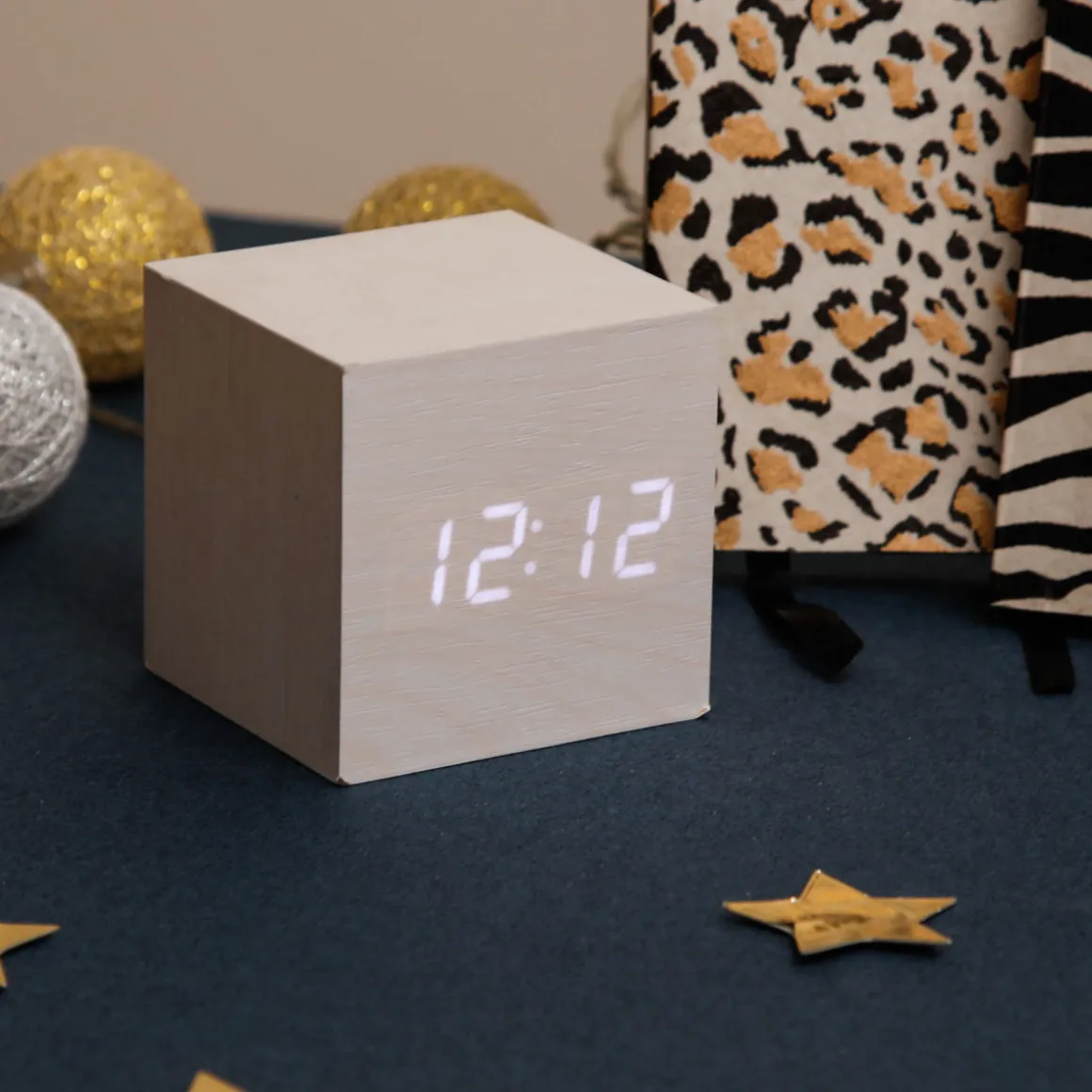 La Chaise Longue Horloge & Réveil-REVEIL LED BOIS BLANC