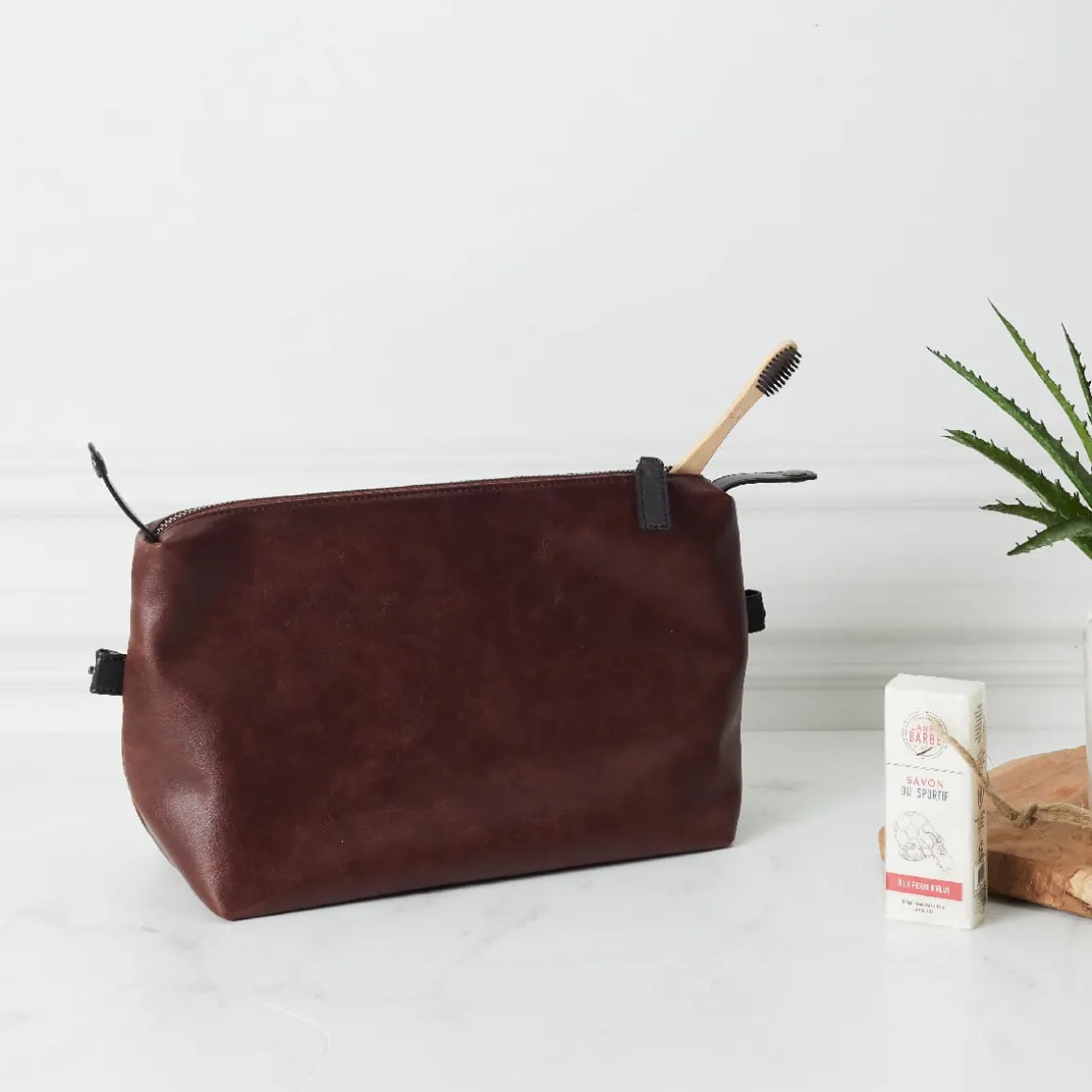 La Chaise Longue Sacs & Pochettes-TROUSSE DE TOILETTE OAKLAND CHOCO